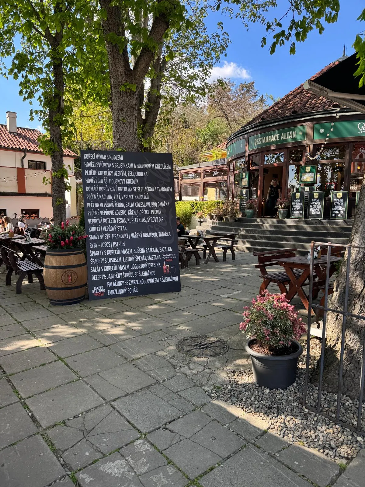 Exteriér Restaurace Altán 3