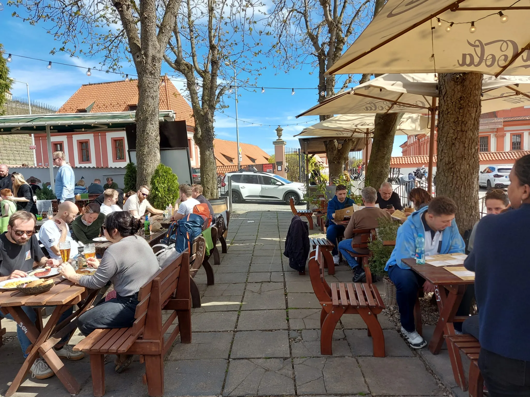 Exteriér Restaurace Altán 8